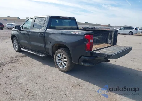 2022 Chevrolet Silverado 1500 4Wd Short Bed Custom z USA, uszkodzony, nr VIN 1GCPDBEK8NZ644955